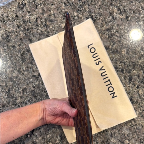 Louis Vuitton Damier Ebene Neverful Pouch - Picture 4 of 14